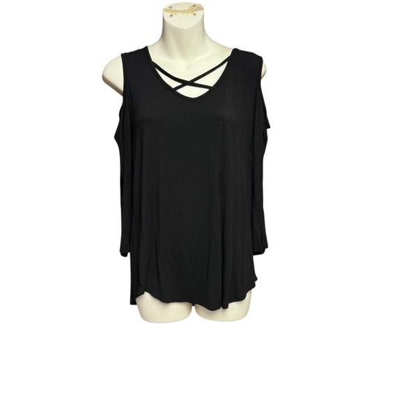 Black Sleeveless Top cold shoulder criss cross pattern on chest size small - Picture 1 of 8